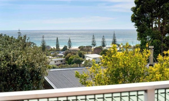 Onemana House | Onemana Retreat - Sea Views