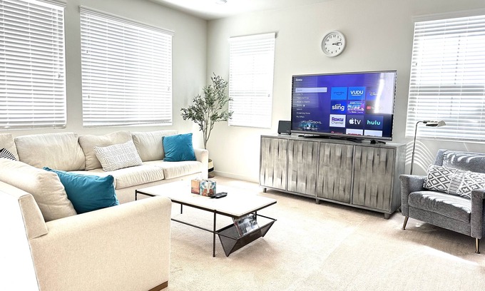 San Gabriel Valley Villa | Ontario Mills & Claremont colleges single Villa
