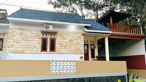 Ngemplak Villa | Ontoseno Villa