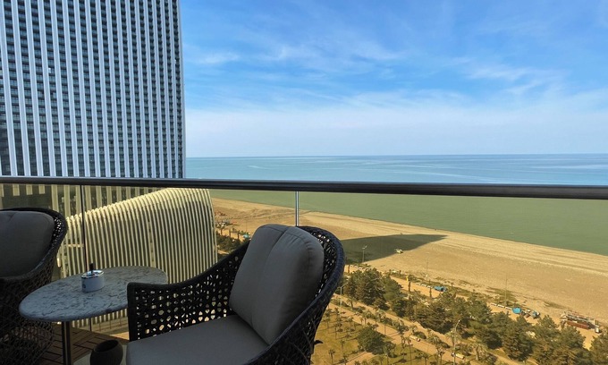 Old Boulevard Apartment | ONYX apartment with sea view