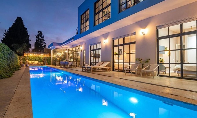 Pardes Hanna Villa | Oppa - accommodation villa in the atmosphere of a Hollywood movie