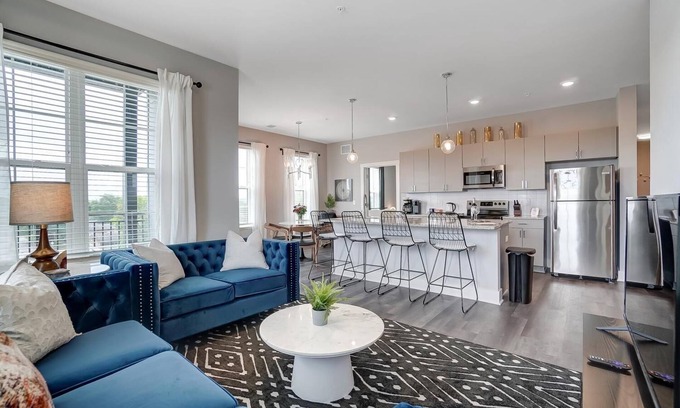 Columbus Apartment | Opulent Corner 2BR Near OSU w/Garage Parking!
