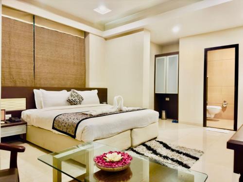Sheehla Apartment | Opulent Oasis