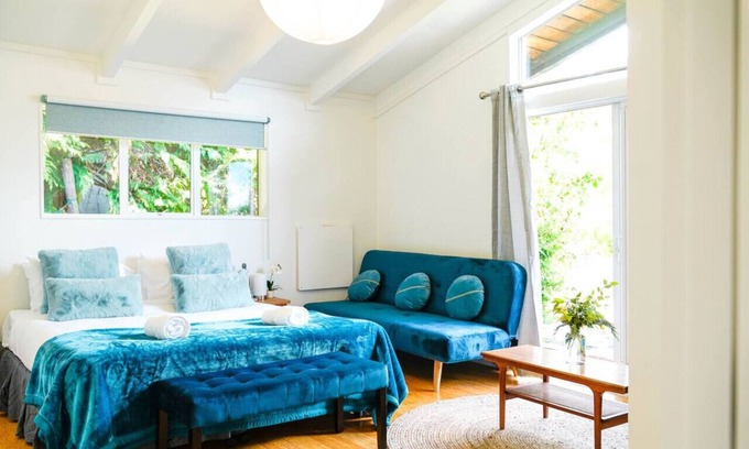 Sunshine Bay House | Ora° Retreat Aroha Nest En-Suite Mountain Retreat
