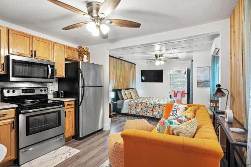 Seminole Heights House | Orange Blossom Place-Walk to shops bars & food
