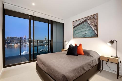 Docklands Apartment | Orange Stay at Collins Wharf