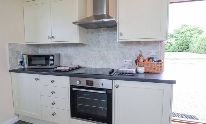 Wollerton Cottage | ORCHARD COTTAGE, pet friendly in Weston-Under-Redcastle