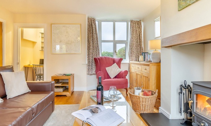 Wollerton House | Orchard Cottage - Two Bedroom House, Sleeps 4