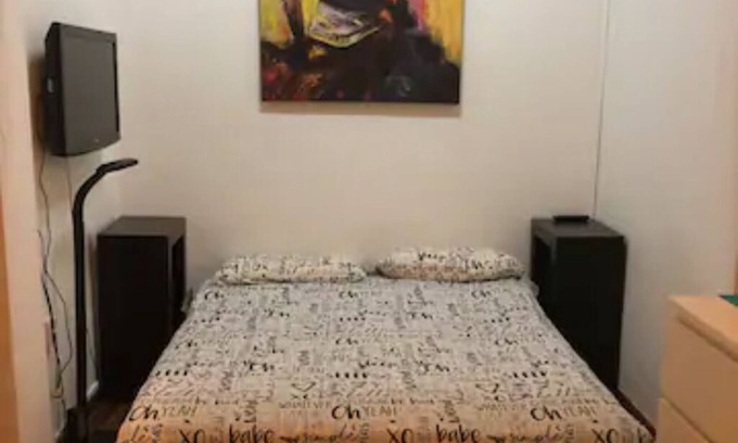 Newton House | Orchard Rd - Big Master Room