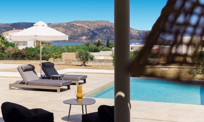 Amoopi Villa | Orelia Luxury Deluxe Villa 1