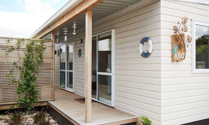 Orewa Cabin | Orewa Kiwi Cabins - Kea
