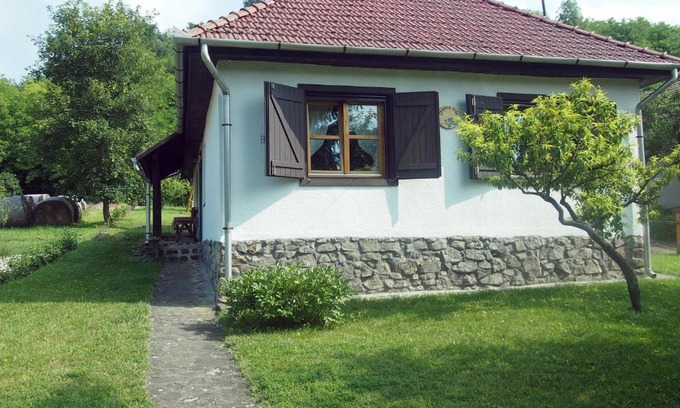 Szecseny Apartment | Orgona Ház