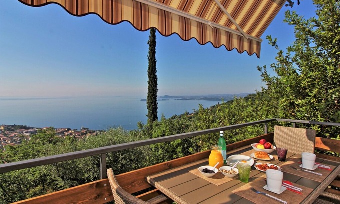 Toscolano Maderno Apartment | Oriolo: with amazing lake view