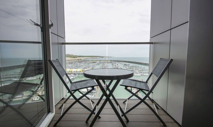 Seafront Cottage | Orion Marina Sea View Parking by Brighton Holiday Lets