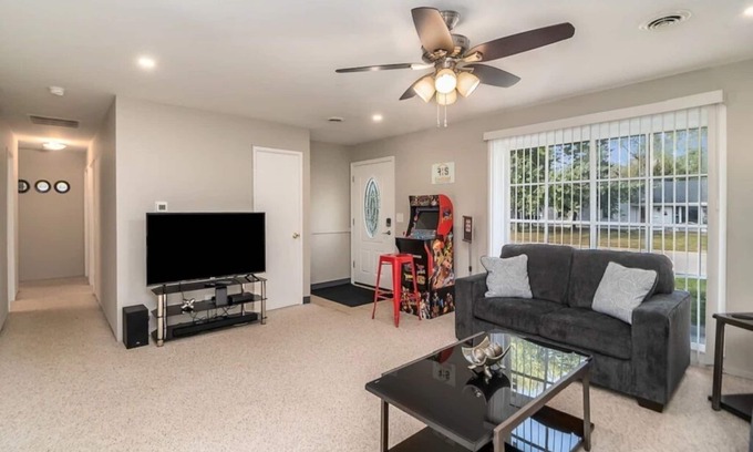 Orland Park House | Orland Park FHS Rental -Huntington Ct