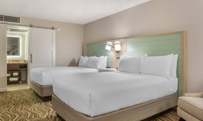 Lake Buena Vista Hotel | Orlando Dream Vacation! 4 Cozy Units, Pool, Near Universal Studios Orlando