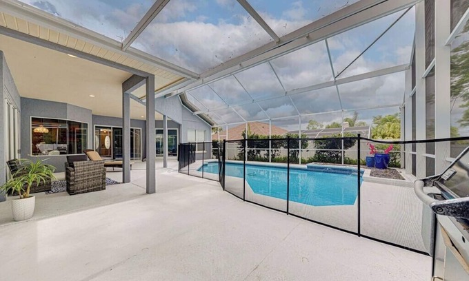 Forest City House | Orlando Getaway in Altamonte Springs
