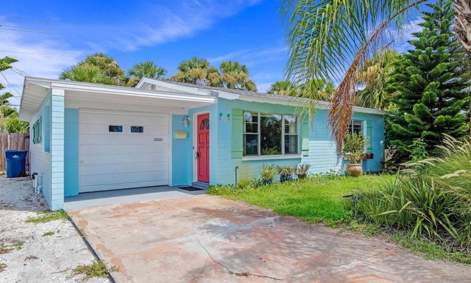 Seaside Homes Cottage | Ormond Beach Cozy Cottage