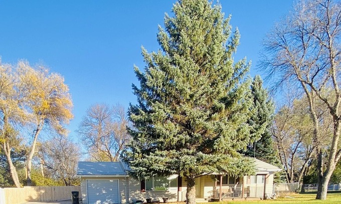 Fort Peck House | Osage Retreat-Cozy home minutes from Fort Peck Lake