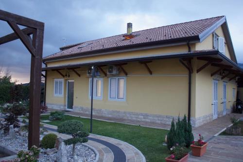 Pignola Hostel | Ostello Villafranca