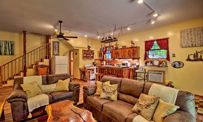 Royal Cabin | Ouachita River Cabin: Royal Haven w/Dock!