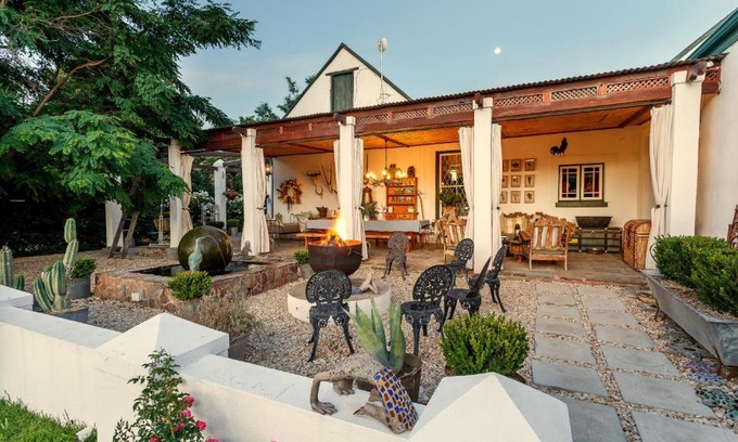 Nieu-Bethesda Bed & Breakfast | Oude Pastorie