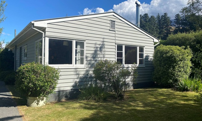 Lake Coleridge House | Our Bach. Fish, ski or relax in an amazing alpine setting!