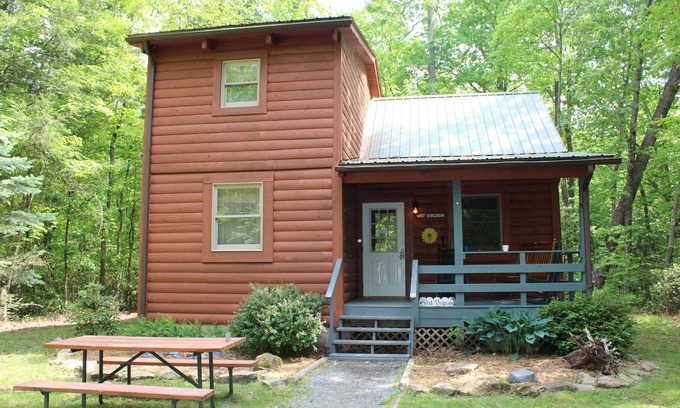 Hico Cabin | Our open 2 -story, 2- Bedroom Cabin!
