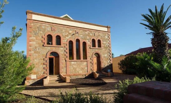 Broken Hill House | Outback Churchstay Luxury Accommodation