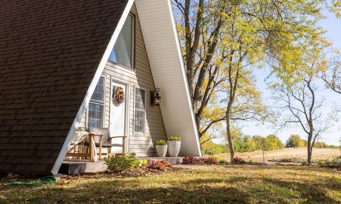 Lane Cabin | Outdoor Hot Tub, Quietly Secluded, Cozy Fire Pit