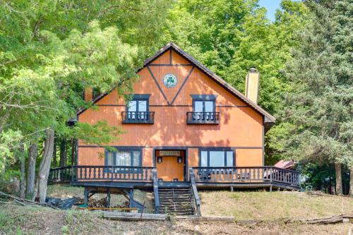 Stambaugh House | Outdoor Lovers Paradise Slope-View Cabin!
