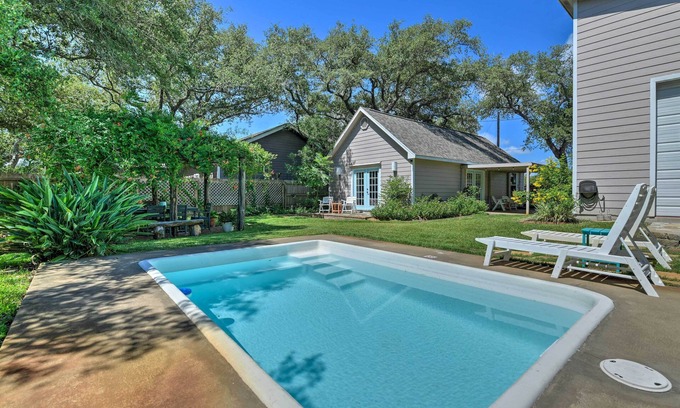 Fulton House | Outdoor Oasis & Grills: Ultimate Rockport Home!