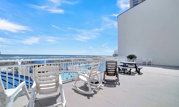 Coffeyville Condo | Outdoor Pool! | Gulf Front | Orange Beach, AL