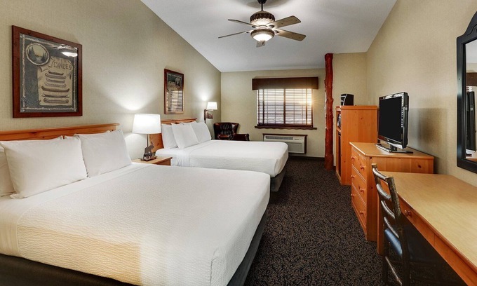 Moline Hotel | Outdoor Pool, Hot Breakfast, Deluxe 2 Queen, Stoney Creek Quad Cities