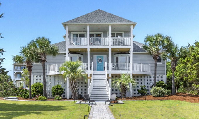 The Point House | Outstanding Location: The Finnish Line, Walk to Beach, Perfect Family Retreat