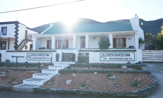 Barrydale House | Over Karoo Inn