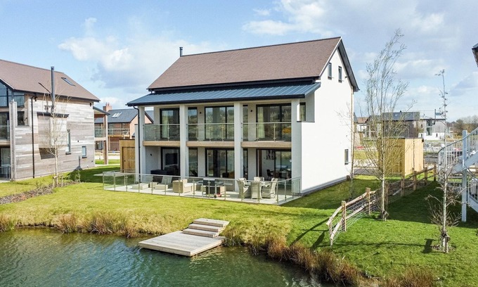Warmwell House | Overton Island 11 (OI11), Silverlake, Dorset