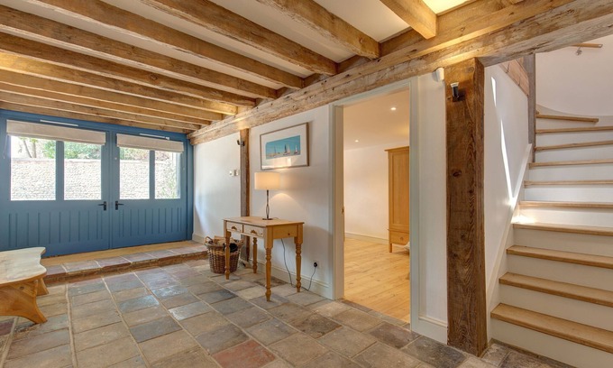 Morston Cottage | Owl Barn - a self catering cottage that sleeps 6 guests in 3 bedrooms