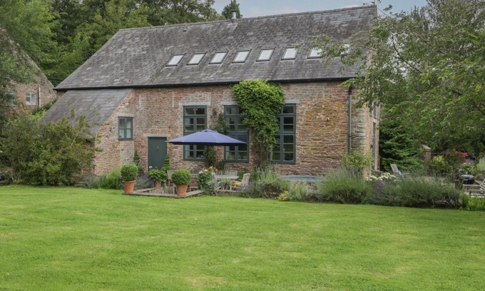Little Cowarne House | Owl Barn