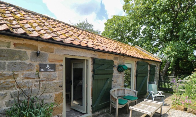 Easterside Cottage | OWL COTTAGE, pet friendly, character holiday cottage in Helmsley