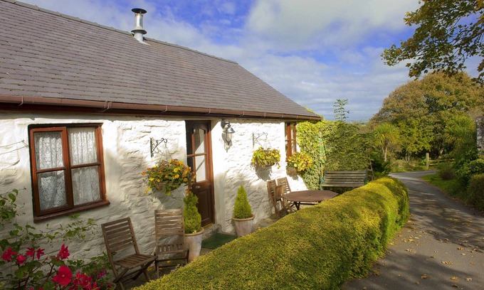 Llanerchymedd House | Owl Cottage - Two Bedroom House, Sleeps 4