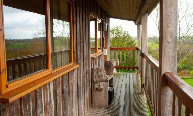 Lampeter Cottage | Owl's Roost Eco Lodge Apartment, Lampeter