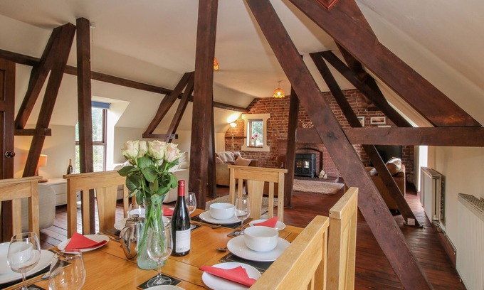 Hyssington Cottage | Owlbury Hall Barn