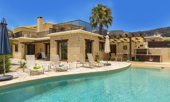 Peyia Town Villa | 'Owls Watch Villa' - A Stone Built Villa that sleeps 6 guests in 3 bedrooms