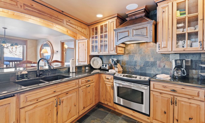 Beaver Creek Condo | Oxford Court 405 - Four Bedroom with Expansive Views