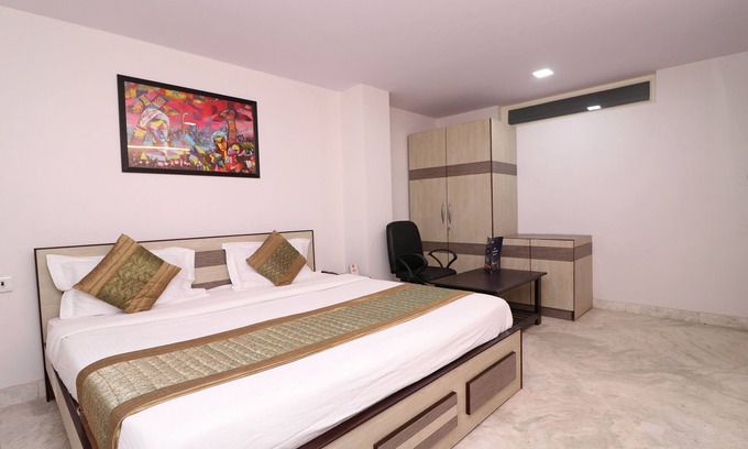 Shalimar Bagh Hotel | OYO 14723 Diamond Deluxe