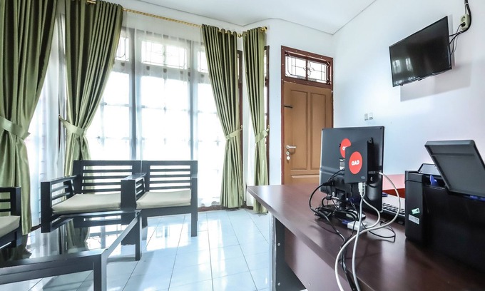 Bungo Hotel | OYO 1582 Bungo Guest House