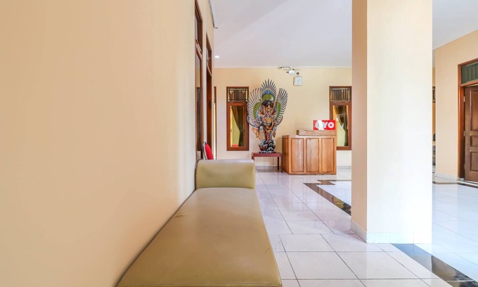 Gatot Subroto Hotel | OYO 2280 Wisma Guntur II
