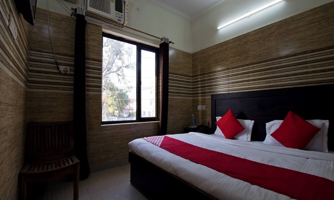 Katra Hotel | OYO 22932 Hotel Shiv Shanker