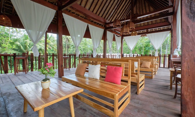 Borobudur Hotel | OYO 2519 Mayang Garini